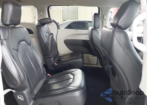 2018 Chrysler Pacifica Touring L z USA, uszkodzony, nr VIN 2C4RC1BGXJR246253